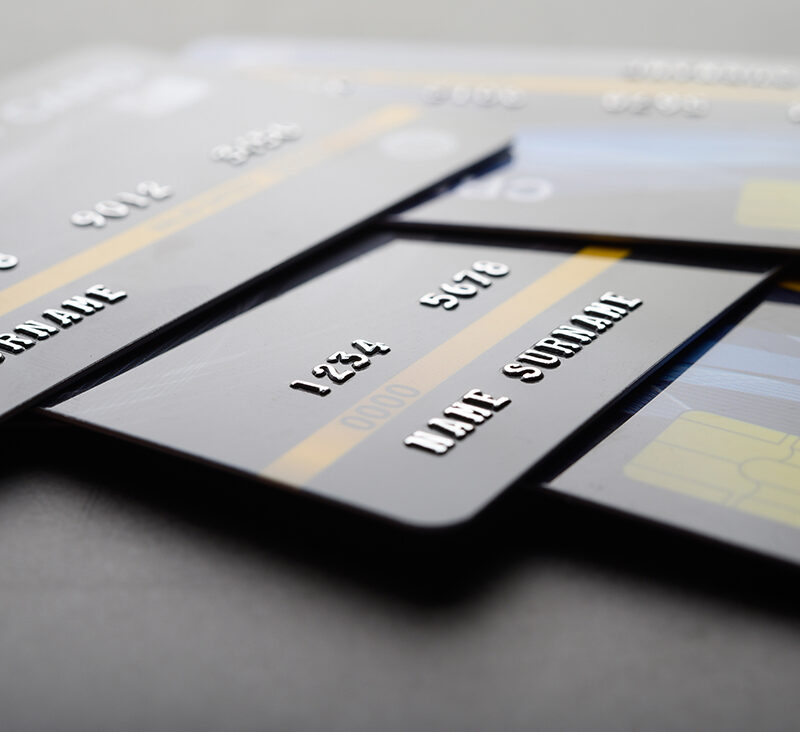 Transparencia y Abusividad en los Contratos de Tarjeta Revolving